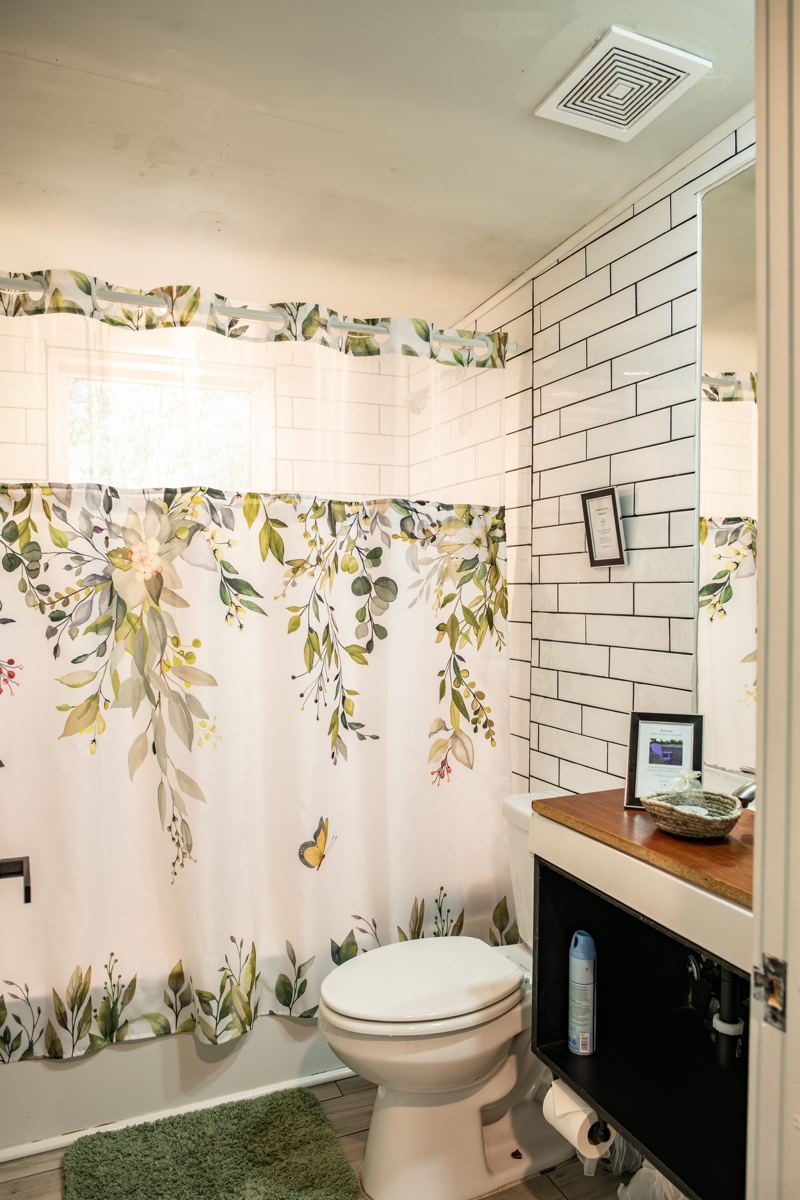 Bathroom detail